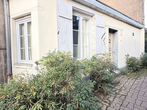Ancienne conciergerie meublée louée à la nuité proche Chateau et gare