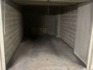 Location garage fermé dans résidence sécurisé à Saxe Gambetta