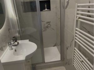 SOUS-LOCATION de Février à Avril appartement 40m2 Porte de Clichy