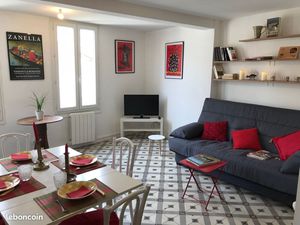 T2  38 m2 renové  calme lumineux   meublé Intra muros