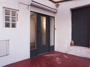 T2 meublé tout équipé avec terrasse – 510 CC – Parking