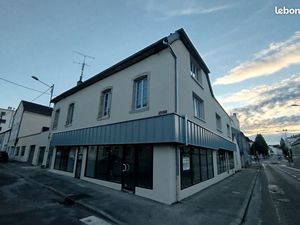 Local commercial +/-240m2 à Dole