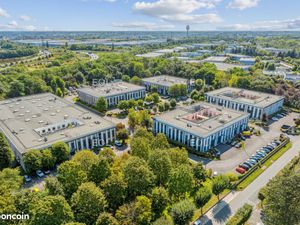 Local d'activité 240 m²