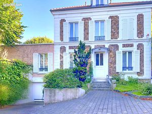 Propriété 10 pièces 183 m²