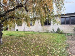 Local 180 m² Villerest