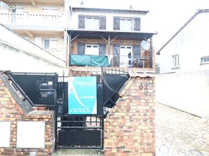 Maison 11 pièces 237 m²