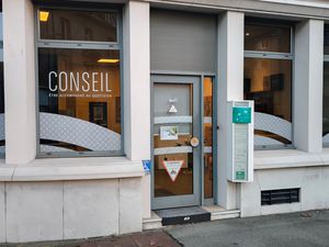 A louer local commercial emplacement n°1