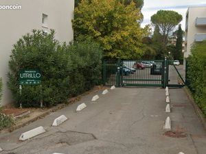 Vends garage 15m2 dans résidence