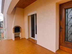 CASTELNAU BEL APPARTEMENT 1er Etage Villa