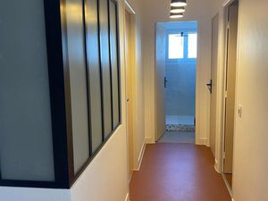 À louer très beaux locaux / bureaux entièrement rénovés Fréjus