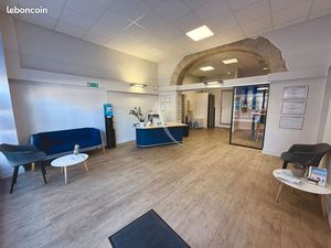 Local commercial 85 m² NIMES