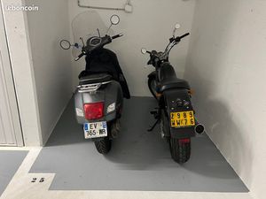PARKING MOTO 2 places