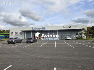 Local commercial 1142 m² Saint-Maximin