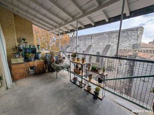 Intra-muros T2 terrasse vendu loué