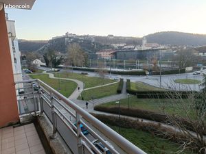 Loue F 3 66 m² - Ile aux moineaux - 4ème étage