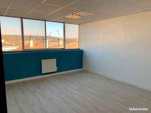 Location Bureaux 70 m2 à Bordeaux