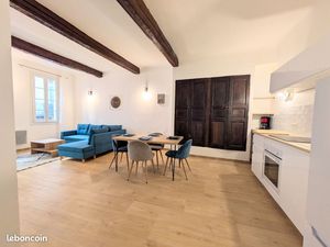 2 pièces meublé en rue piétonne