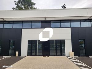 Local d'activité 640 m²