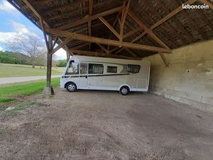 Parking pour gardiennage hivernage de camping car  bateaux ou remorque