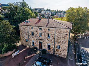 Locaux professionnels 280 à 1120 m² – Plateaux modulables – Parking privé