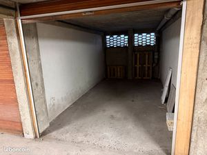Garage box fermé 12 m² – Centre-ville Biarritz