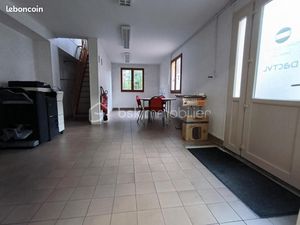 Local commercial 161 m²