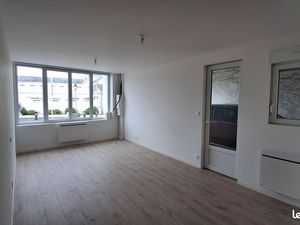 Logement t2 renove centre civray