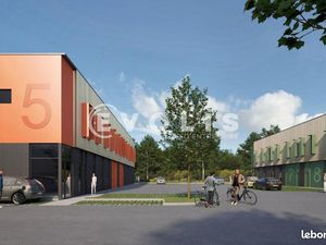 Local d'activité 1 858 m²