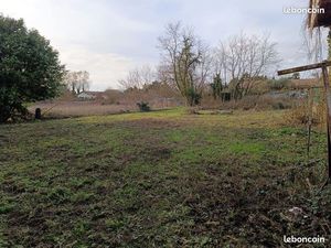 Terrain constructible 858 m²