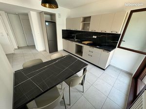 T2 Rillieux la pape/crepieux Terasse parking