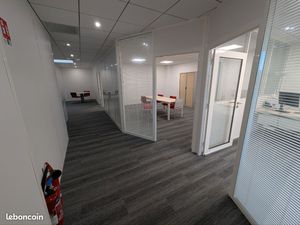 Bureaux récents 92 m2 - Zone activité Leclerc