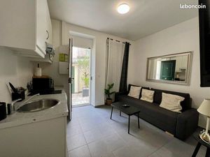 Loue 2 pièces  meublé et équipé  4min du RER B