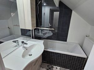 Appartement 67 m² récent T3 (eau et électricité compris)