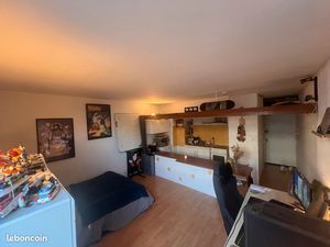 T1 meublé de 28 M2 avec cave - Idéalement situé au pied du métro grande rue St Michel