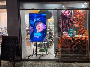 Fonds de commerce 90m² - matériel neuf - Loyer faible - Centre Arrou