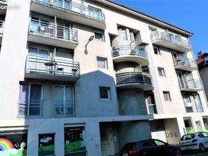 Studio meublé rénové - 5 minutes gare et école de management