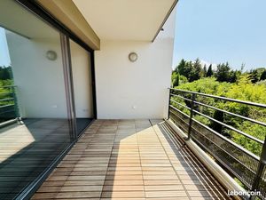 13008: SAINTE-ANNE T2/3 au calme avec terrasse et parking