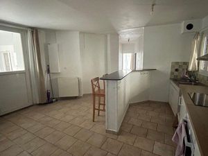 À louer grand f2 cuisine aménagée