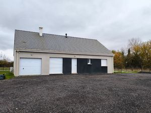 MAISON NEUVE 2023 – 93 91 m² – GRAND TERRAIN 1300 m² – CLASSE A – 240 000