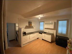 APPARTEMENT à fort potentiel avec possibilité COMMERCE attenant