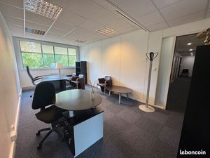 Lot de 2 bureaux + 2 entrepots + 4 parkings techlid Dardilly