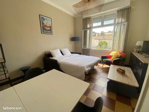 Grand studio - terrasse et place de parking