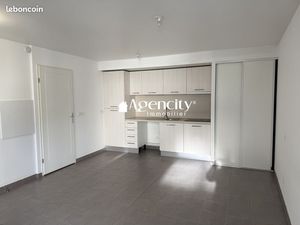 Studio 1 pièce 25 m²