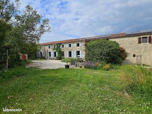 Longère 8 pièces 241 m²