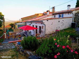 Maison restaurée de 73m2 avec terrasse  patio et jardin attenant de 272m2 + 3 terrains non