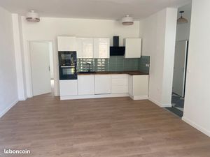 T4 rue nationale avec terrasse