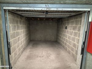 Vends Garage souterrain 63 boulevard la fontaine Hautepierre