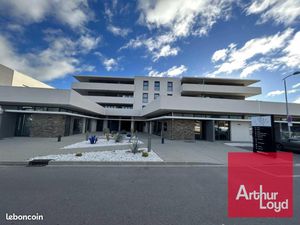 Local commercial 115 m²