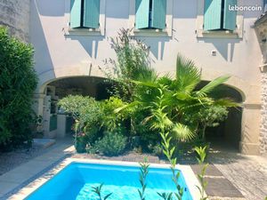 Maison de village 5 pièces - Cour arborée avec piscine