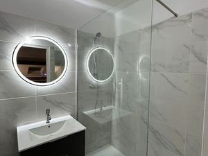 Duplex meublé 40 m² + balcon + parking – 5 min RER B